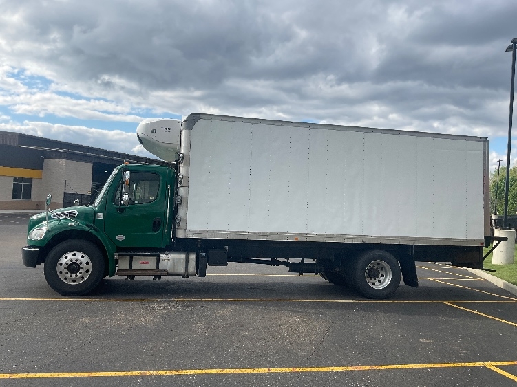 2019 Freightliner M2 106 in Akron, OH — photo 4