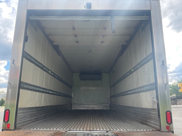 2019 Freightliner M2 106 in Akron, OH — photo 9