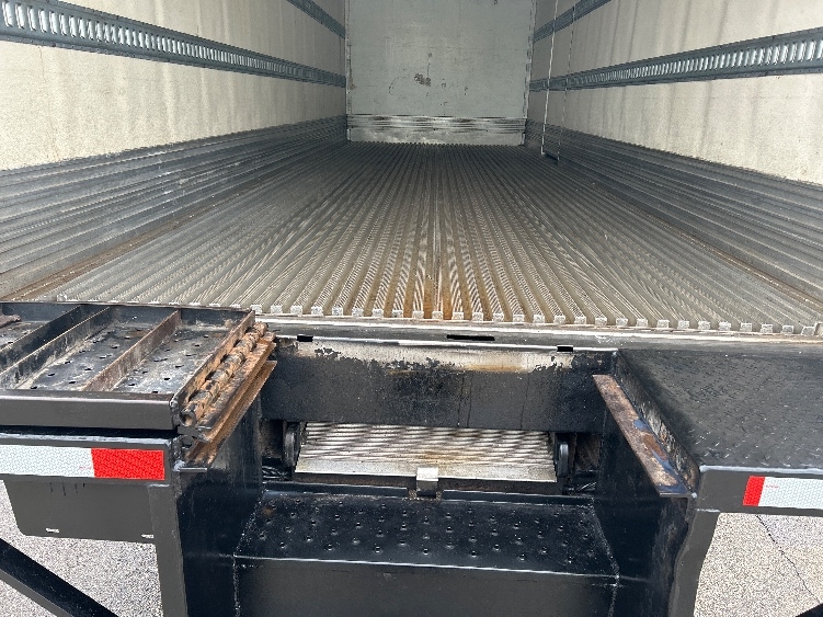 2019 Freightliner M2 106 in Akron, OH — photo 10