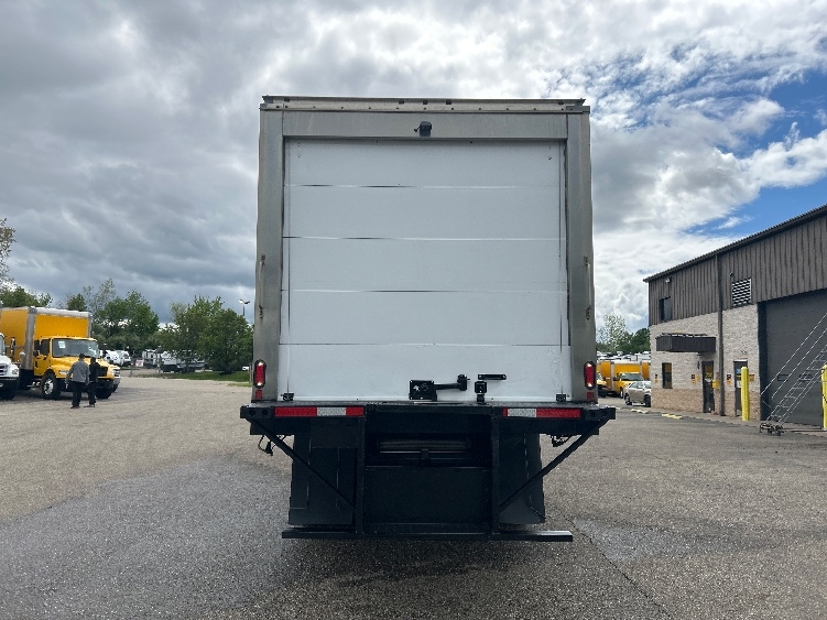 2019 Freightliner M2 106 in Akron, OH — photo 7