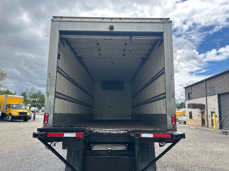 2019 Freightliner M2 106 in Akron, OH — photo 8