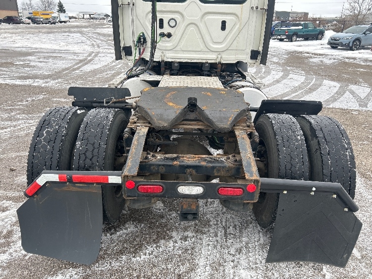 2019 Freightliner Cascadia in Lansing, MI — photo 6