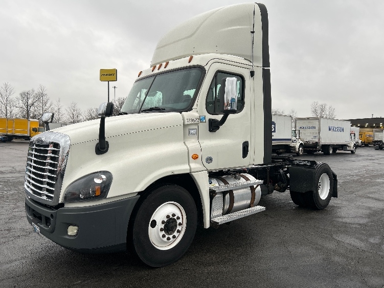 2019 Freightliner Cascadia in Obetz, OH — photo 3