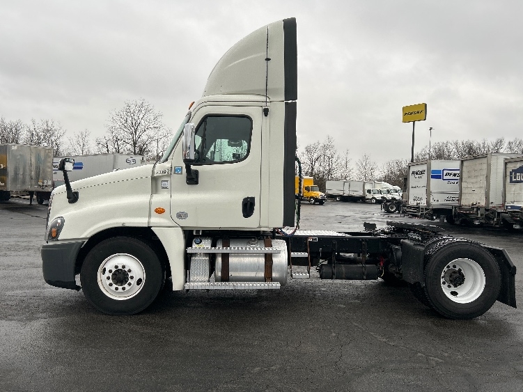 2019 Freightliner Cascadia in Obetz, OH — photo 4