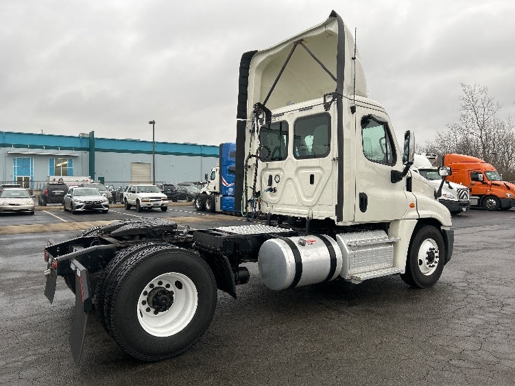2019 Freightliner Cascadia in Obetz, OH — photo 7