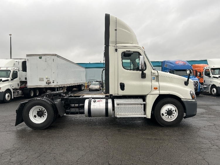 2019 Freightliner Cascadia in Obetz, OH — photo 8