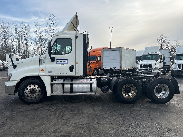 2019 Freightliner Cascadia in Obetz, OH — photo 4