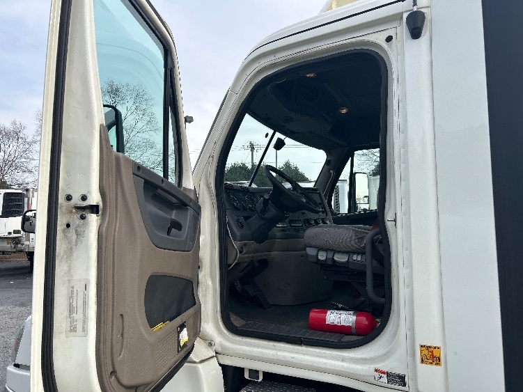 2019 Freightliner Cascadia in Atlanta (Forest Park), GA — photo 9
