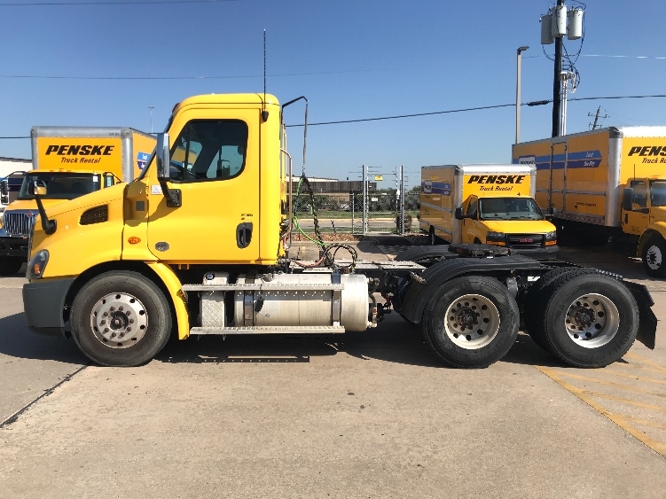 2019 Freightliner Cascadia in Houston, TX — photo 4