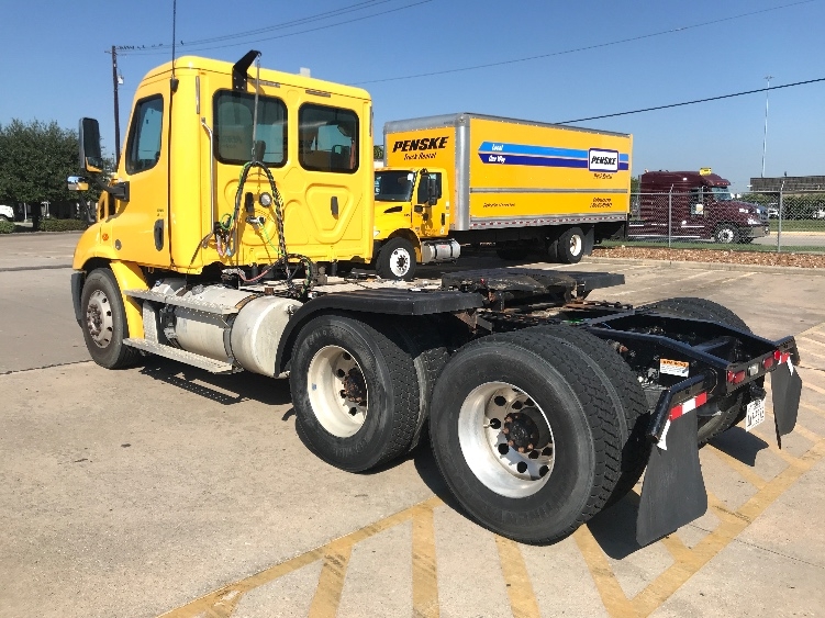 2019 Freightliner Cascadia in Houston, TX — photo 5