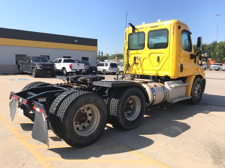 2019 Freightliner Cascadia in Houston, TX — photo 7
