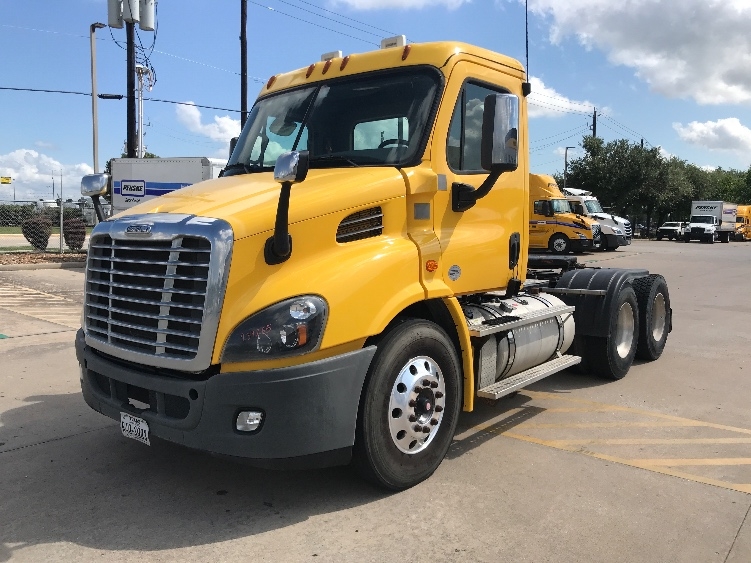 2019 Freightliner Cascadia in Houston, TX — photo 3