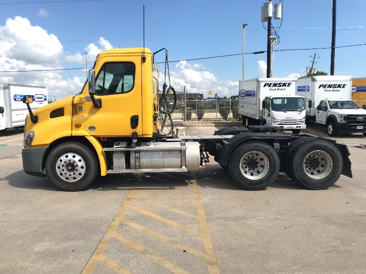 2019 Freightliner Cascadia in Houston, TX — photo 4