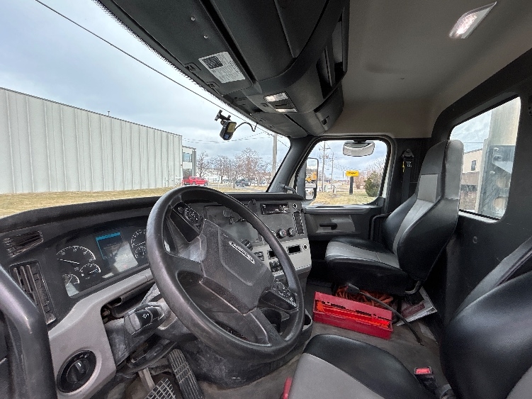 2019 Freightliner Cascadia in Omaha, NE — photo 10
