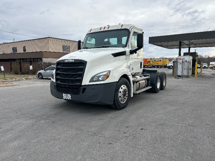 2019 Freightliner Cascadia in Omaha, NE — photo 3