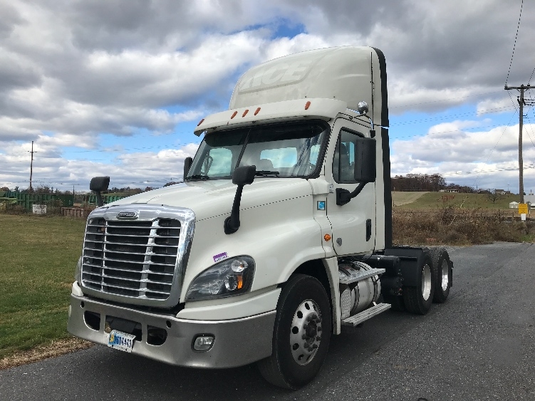 2019 Freightliner Cascadia in Cleona, PA — photo 3