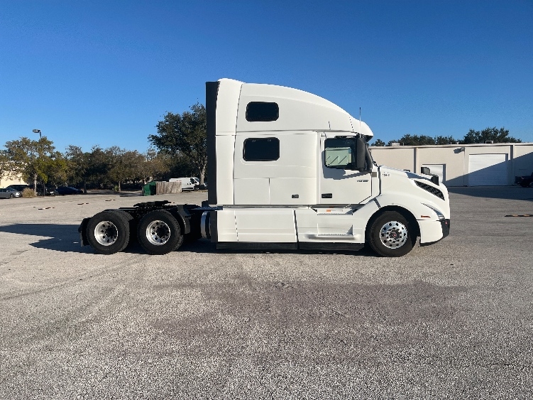 2024 Volvo in Tampa, FL — photo 8