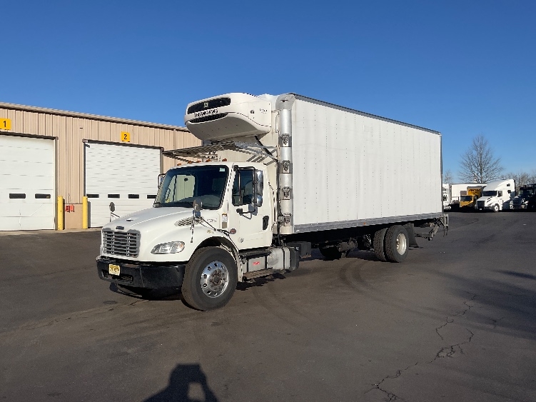 2019 Freightliner M2 106 in Bethlehem, PA — photo 3