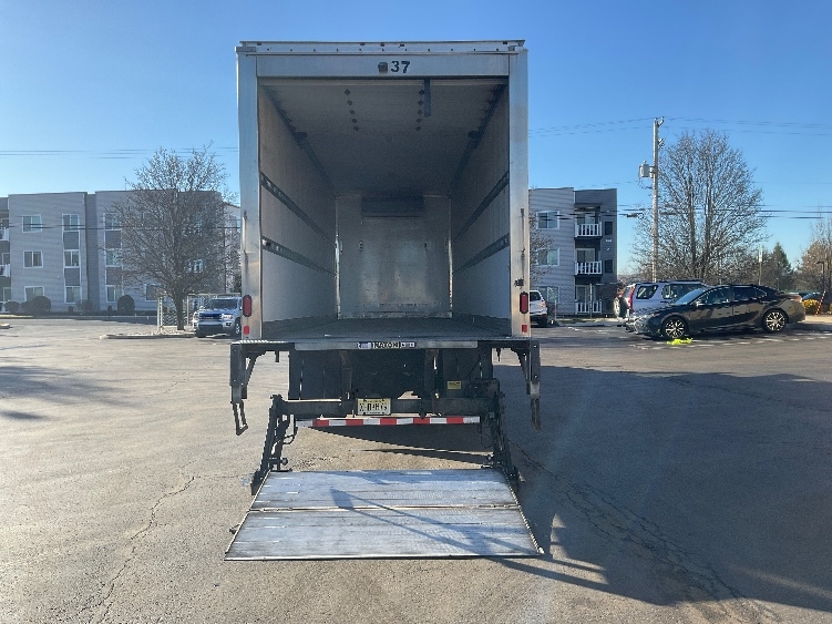 2019 Freightliner M2 106 in Bethlehem, PA — photo 9