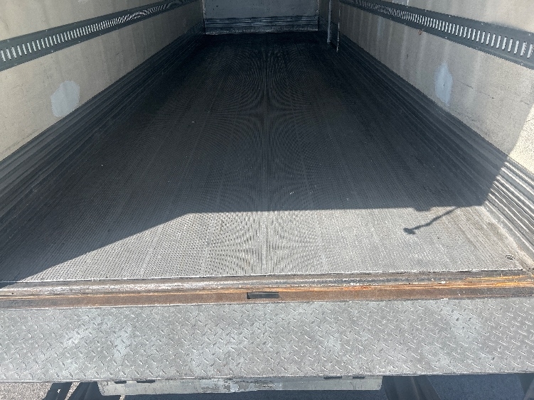 2019 Hino 268 in Fontana, CA — photo 10