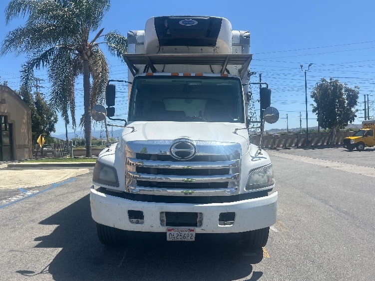 2019 Hino 268 in Fontana, CA — photo 2
