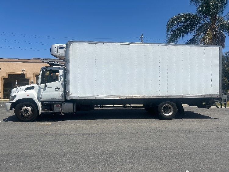 2019 Hino 268 in Fontana, CA — photo 4