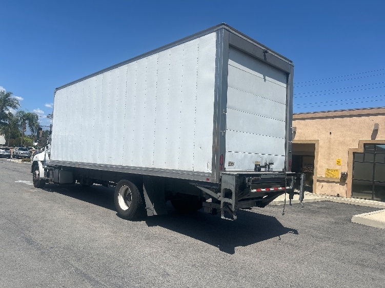 2019 Hino 268 in Fontana, CA — photo 6