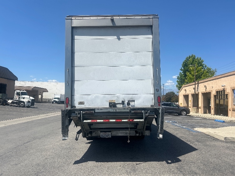 2019 Hino 268 in Fontana, CA — photo 7