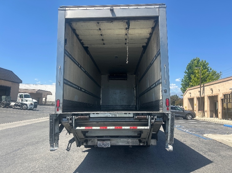 2019 Hino 268 in Fontana, CA — photo 8