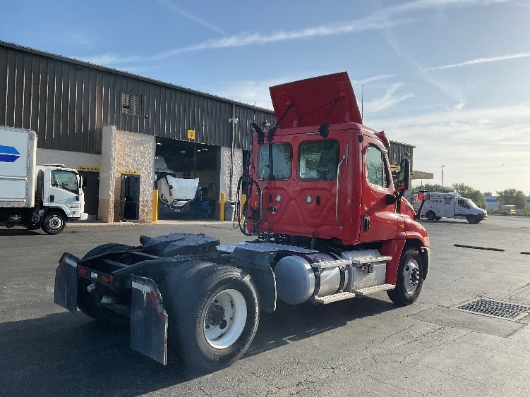2019 Freightliner Cascadia in Tampa, FL — photo 7