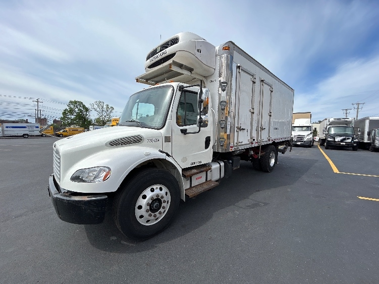 2019 Freightliner eM2 in Braintree, MA — photo 3