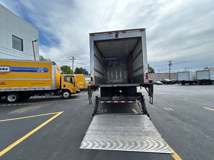 2019 Freightliner eM2 in Braintree, MA — photo 9