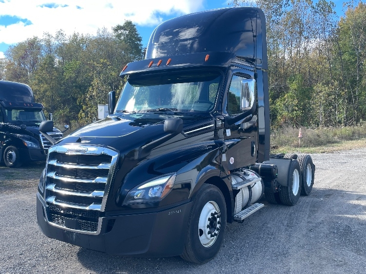 2019 Freightliner Cascadia in Battle Creek, MI — photo 3
