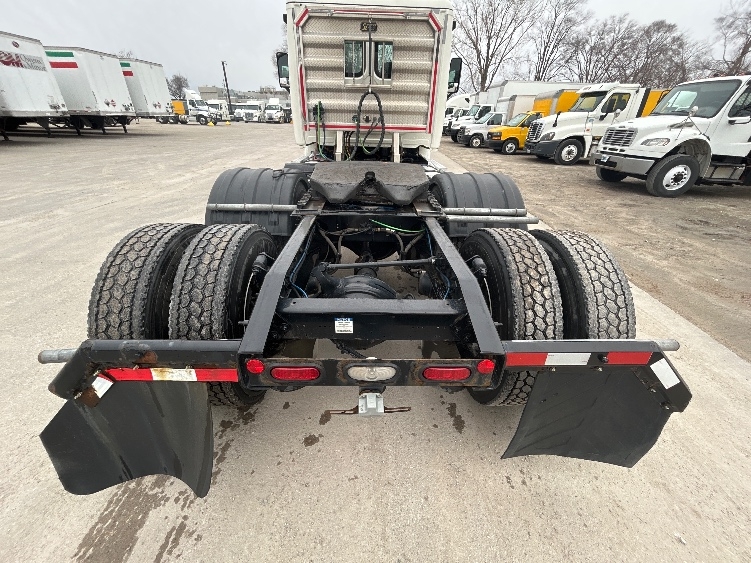 2019 Freightliner Cascadia in Des Moines, IA — photo 6