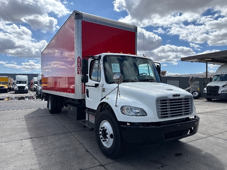 2019 Freightliner M2 106 in Phoenix, AZ — photo 3