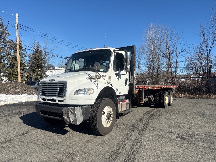 2019 Freightliner M2 106 in Parsippany, NJ — photo 3