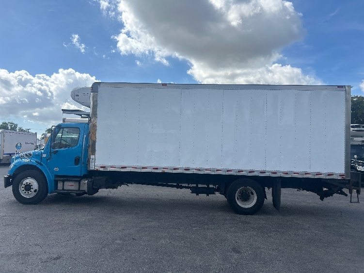 2019 Freightliner M2 106 in Medley, FL — photo 4