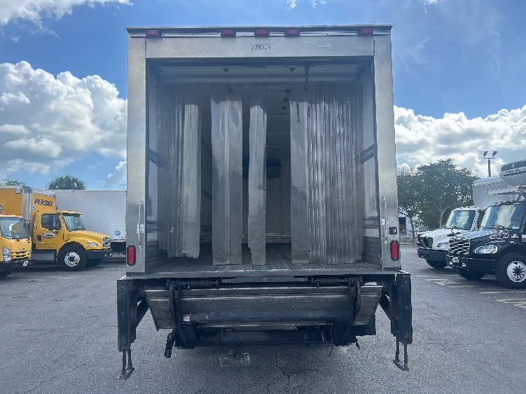 2019 Freightliner M2 106 in Medley, FL — photo 8