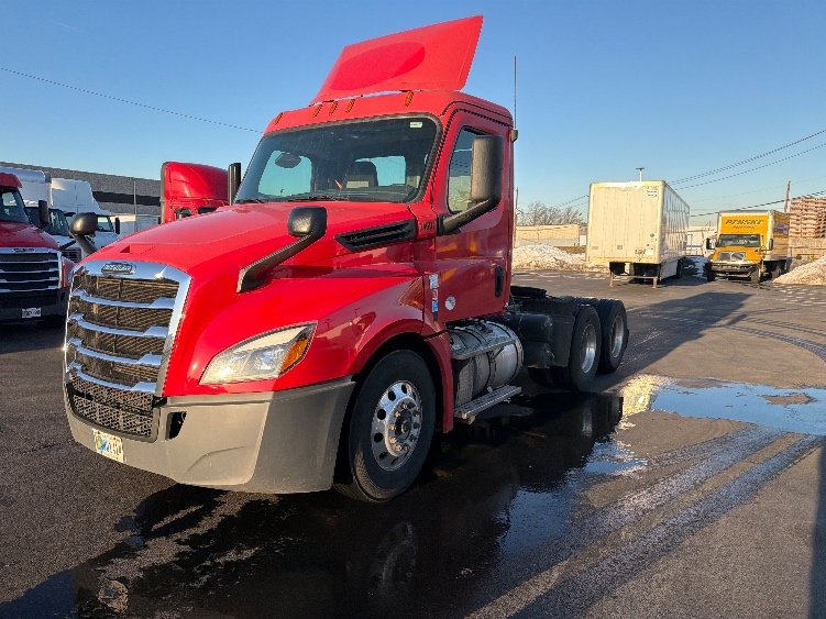 2019 Freightliner Cascadia in Linden, NJ — photo 3