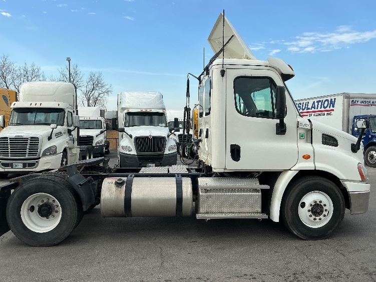2019 Freightliner Cascadia in La Porte, IN — photo 8