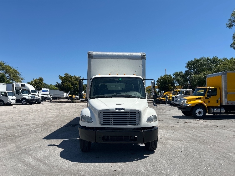 2019 Freightliner eM2 in Medley, FL — photo 2