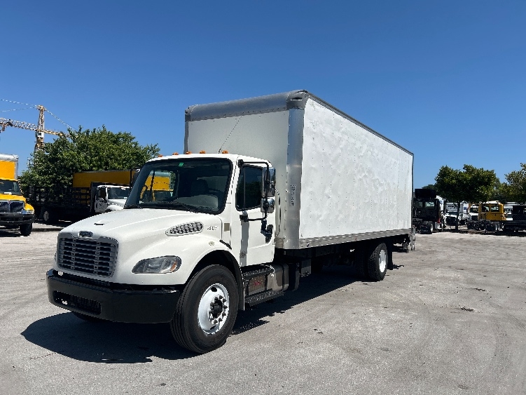 2019 Freightliner eM2 in Medley, FL — photo 3