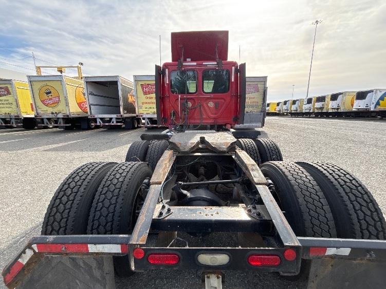2019 Freightliner Cascadia in Edison, NJ — photo 6
