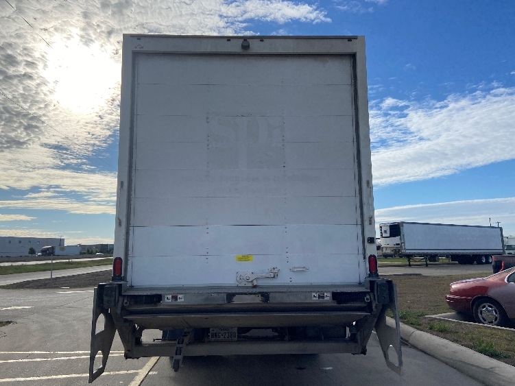 2019 Hino 268 in San Antonio, TX — photo 7