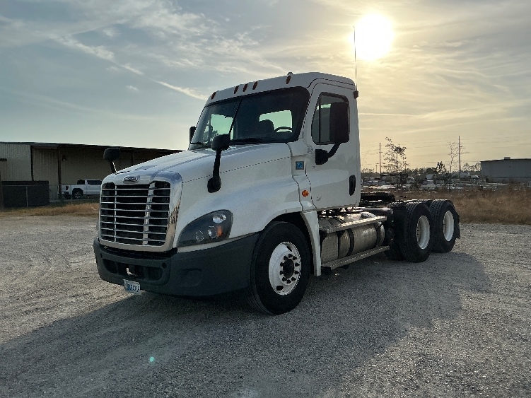 2019 Freightliner Cascadia in Gulfport, MS — photo 3