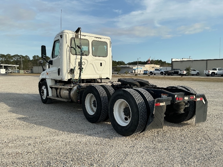 2019 Freightliner Cascadia in Gulfport, MS — photo 5