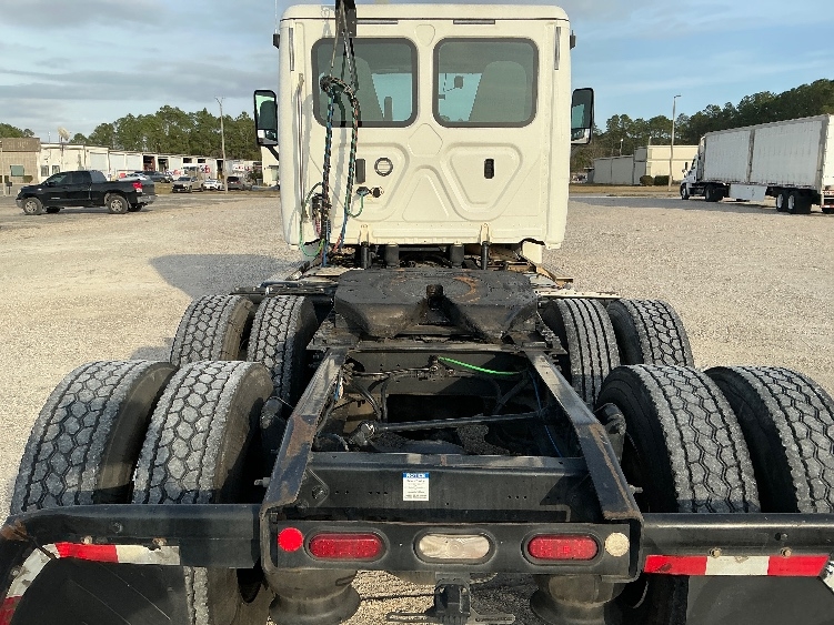 2019 Freightliner Cascadia in Gulfport, MS — photo 6