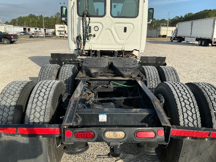 2019 Freightliner Cascadia in Gulfport, MS — photo 6