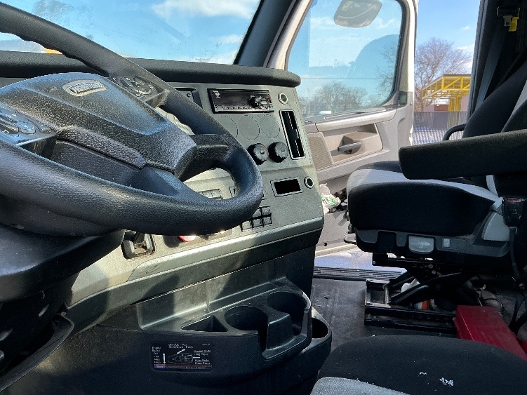 2019 Freightliner Cascadia in La Porte, IN — photo 10