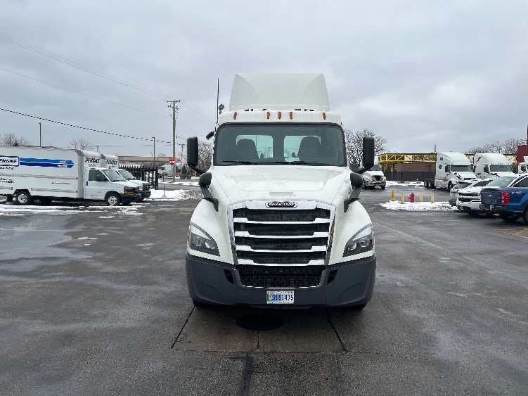 2019 Freightliner Cascadia in La Porte, IN — photo 2